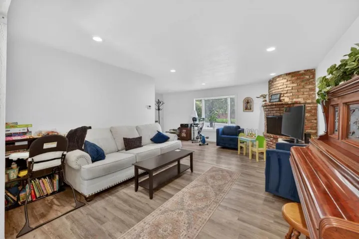 10380 Lockwood Drive, Cupertino, California 95014