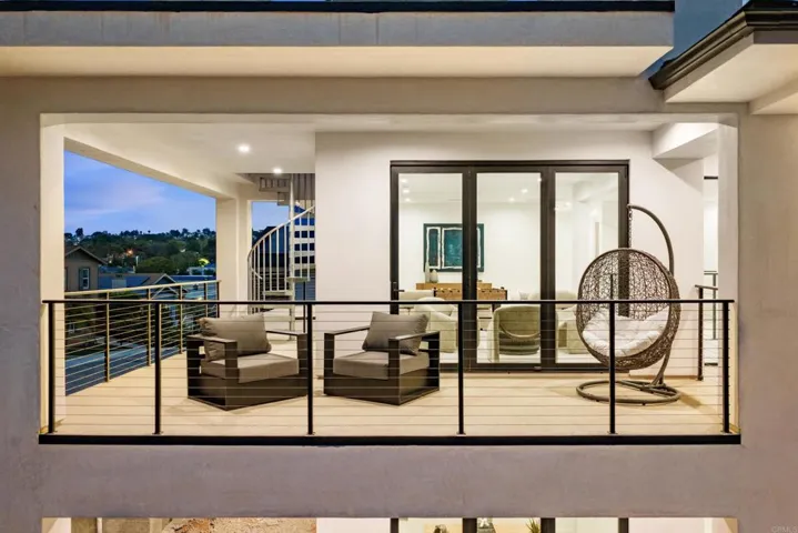 3794 Highland Drive, Carlsbad, California 92008