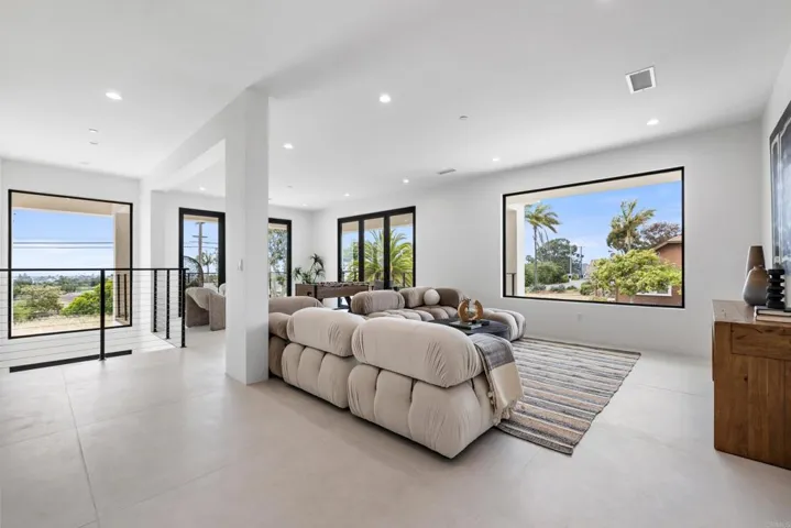 3794 Highland Drive, Carlsbad, California 92008