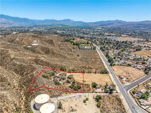 955 Park, San Jacinto, California 92583