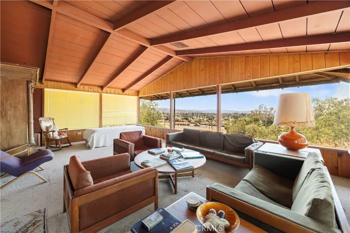 955 Park, San Jacinto, California 92583