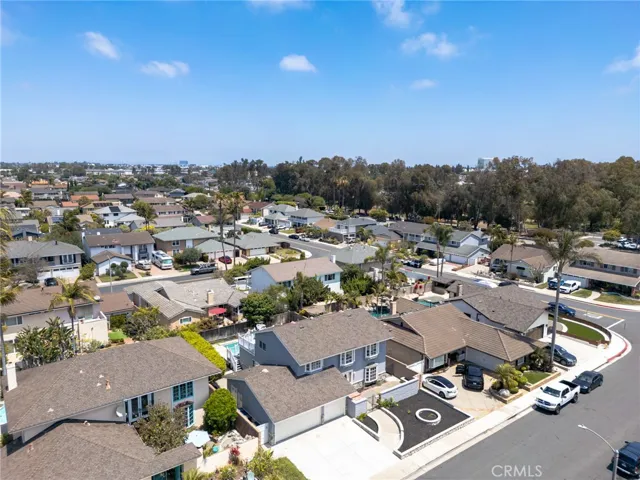 6911 Rio Vista, Huntington Beach, California 92647