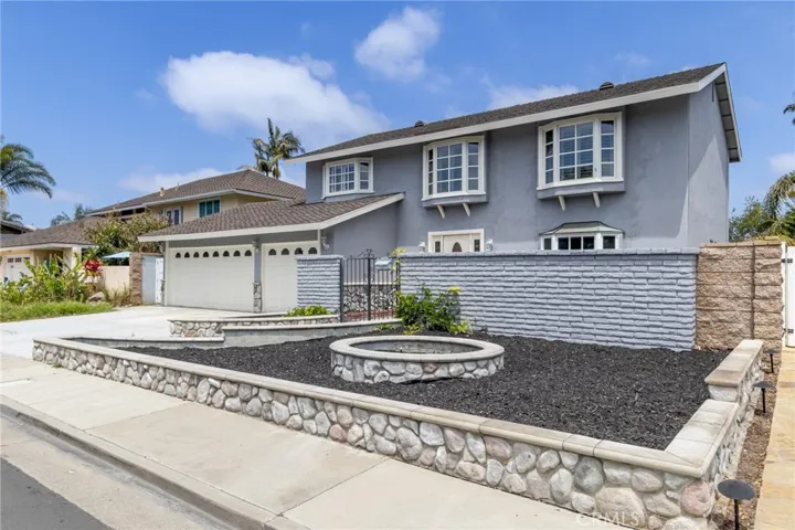 6911 Rio Vista, Huntington Beach, California 92647
