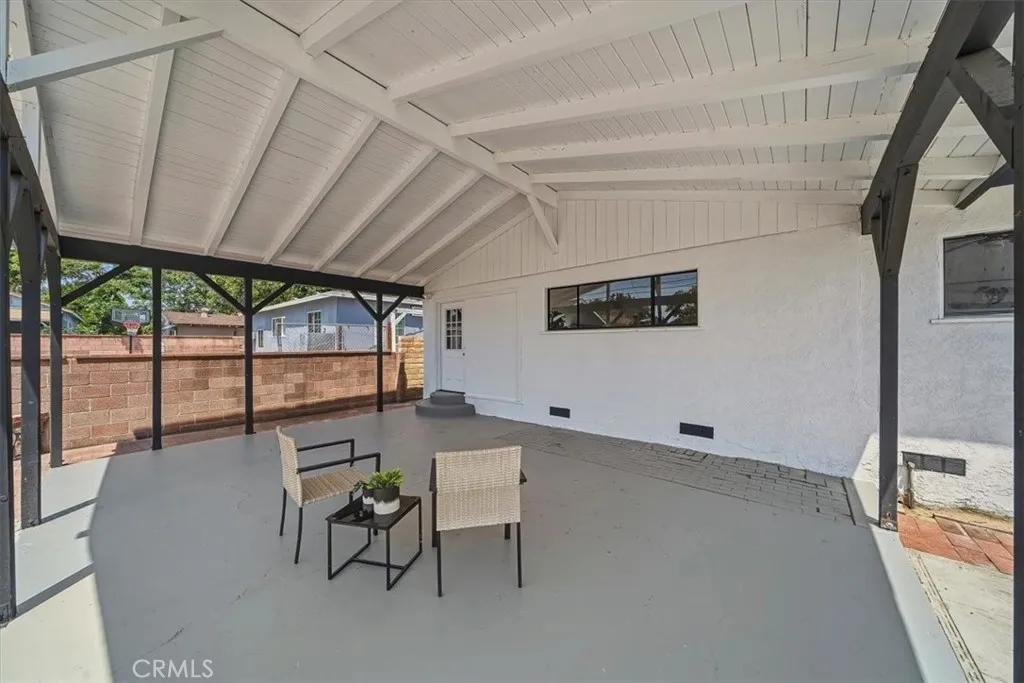 Fantastic oversized patio area