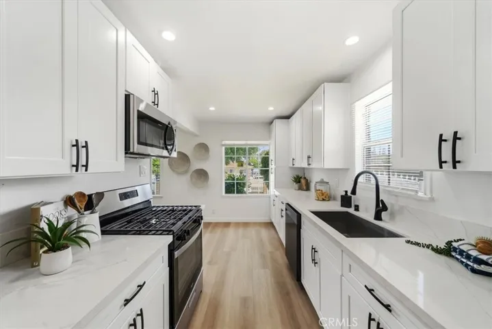 New kitchen quartz counter tops