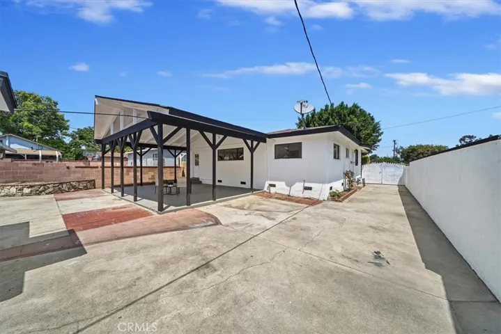 Tons of parking space, low maintenance yard