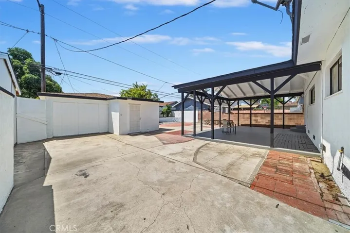Huge low maintenance backyard