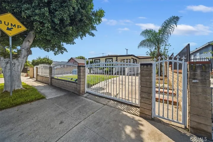 Fully gated with 2 drive through gates