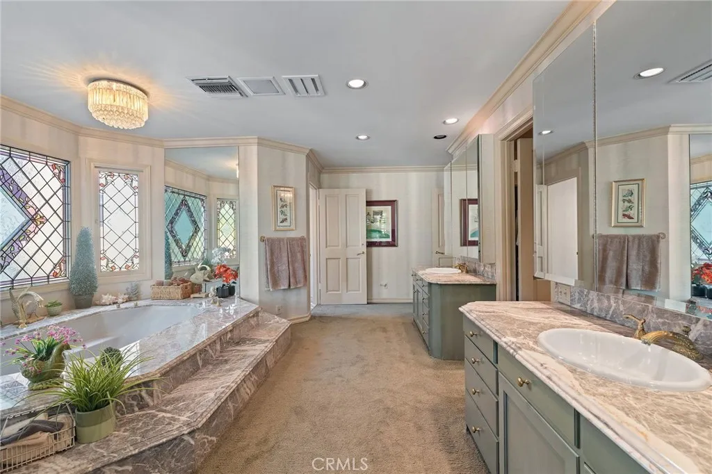 I love this primary bathroom.