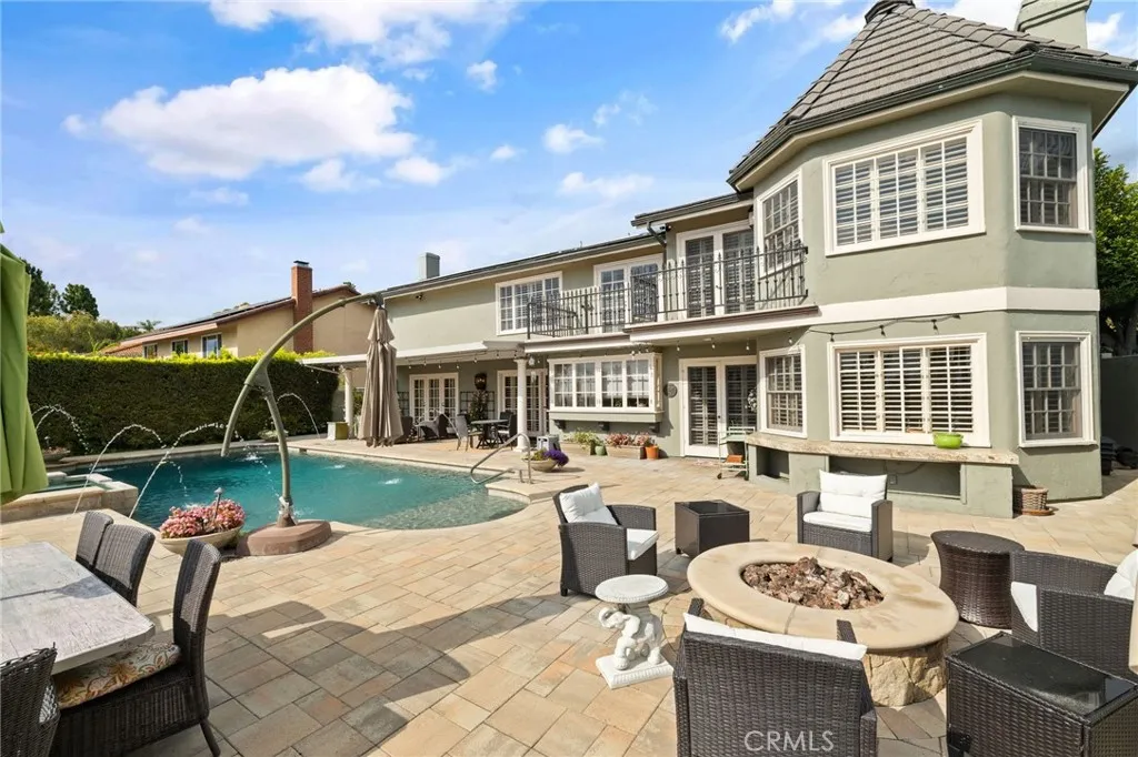 GORGEOUS back yard!