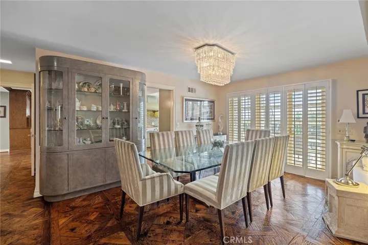Elegant dining!