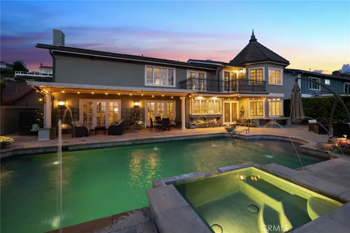 AMAZING home with panoramic views!!!