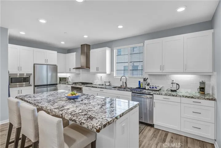 212 Paramount, Irvine, California 92618