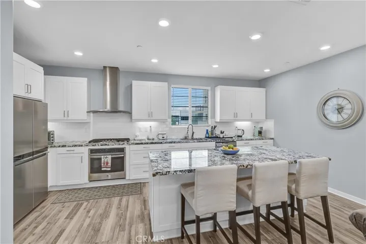 212 Paramount, Irvine, California 92618