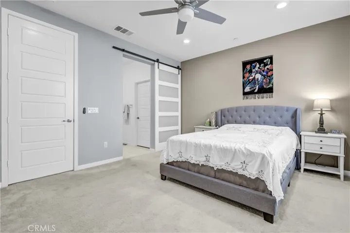 212 Paramount, Irvine, California 92618