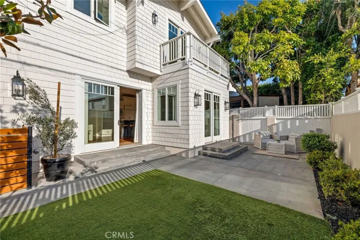 3307 N Poinsettia, Manhattan Beach, California 90266