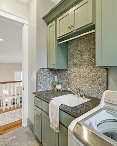 3307 N Poinsettia, Manhattan Beach, California 90266