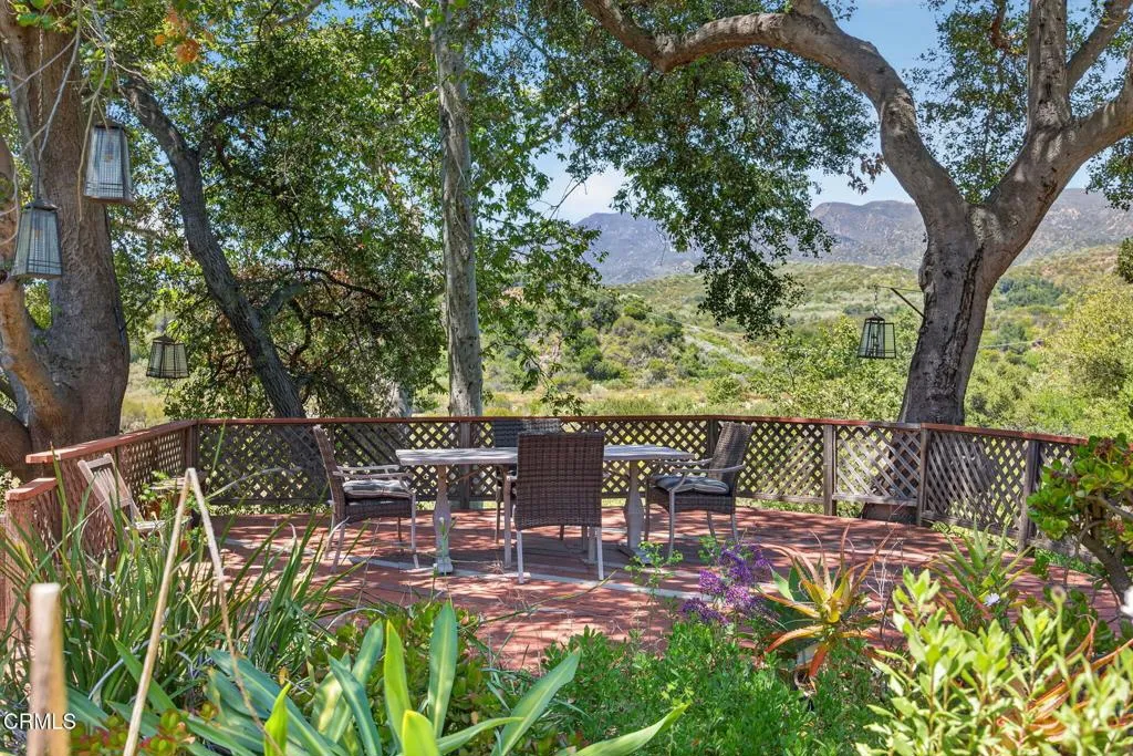 45-web-or-mls-Upmarketmedia_883Mor-143