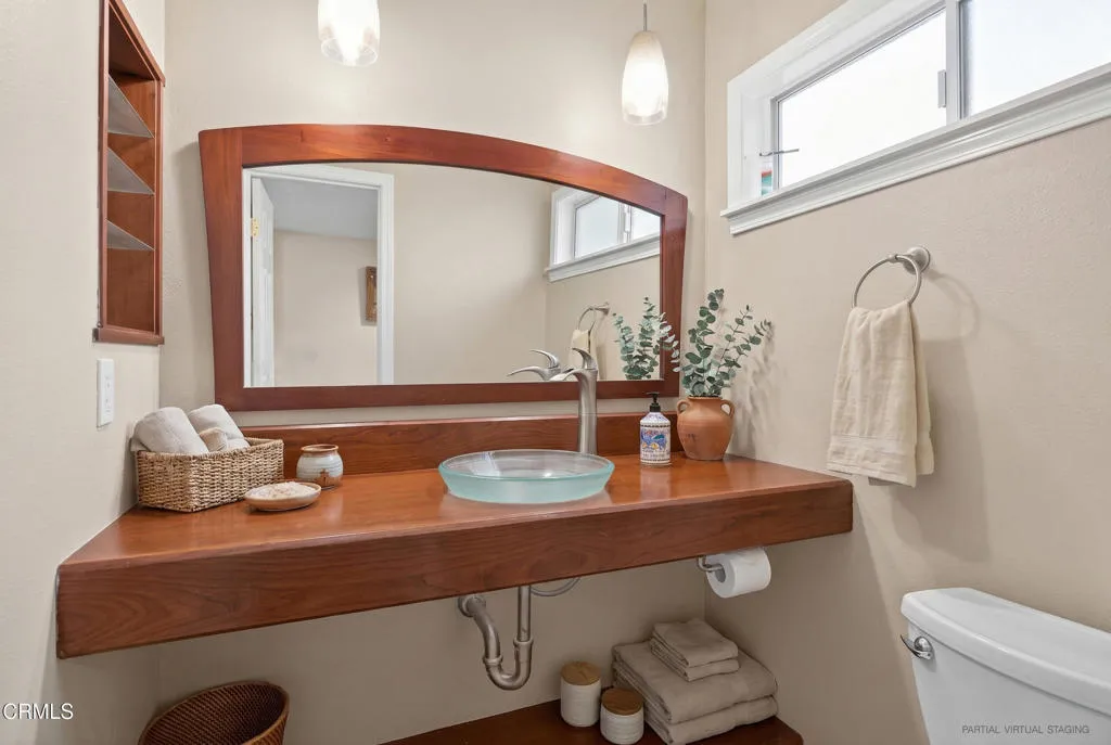 42-web-or-mls-upmarketmedia_883mor-133_r