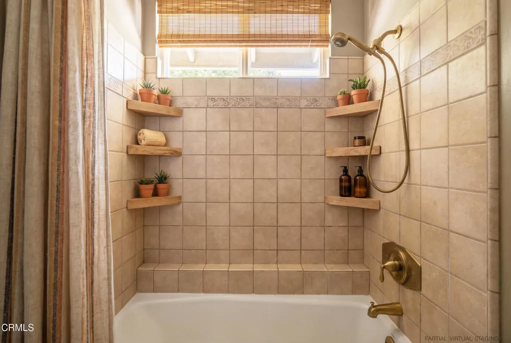 38-web-or-mls-upmarketmedia_883mor-121_r