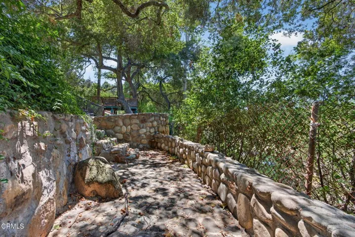 71-web-or-mls-Upmarketmedia_883Mor-224