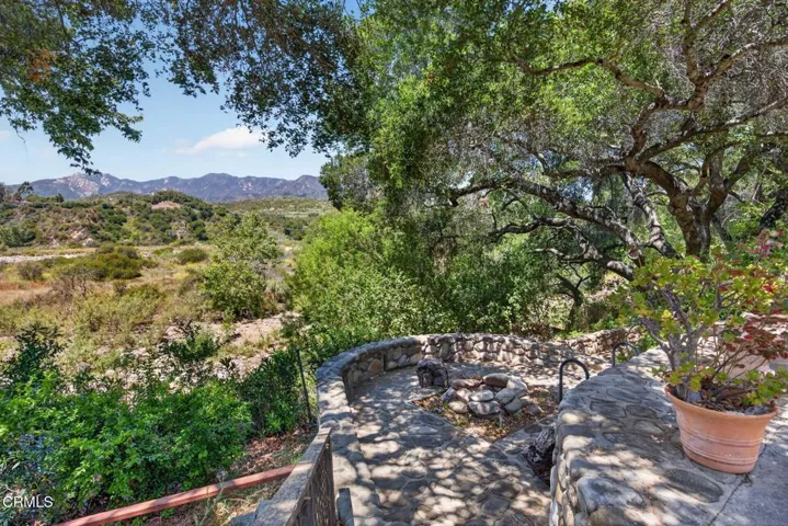 49-web-or-mls-Upmarketmedia_883Mor-157