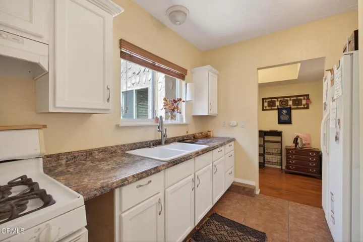 65-web-or-mls-Upmarketmedia_883Mor-206