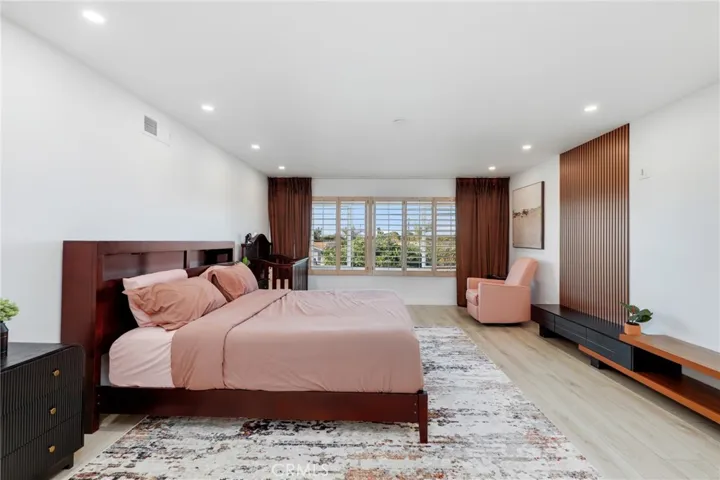 5109 Saratoga Avenue, Cypress, California 90630