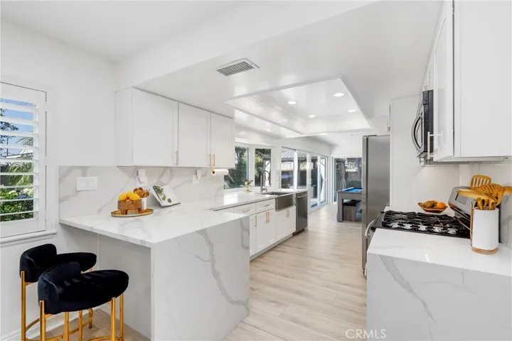 5109 Saratoga Avenue, Cypress, California 90630