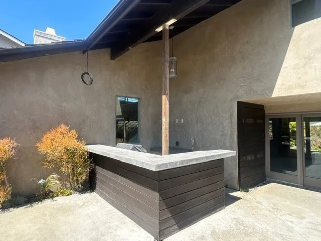 Outdoor Entertaining BBQ Area