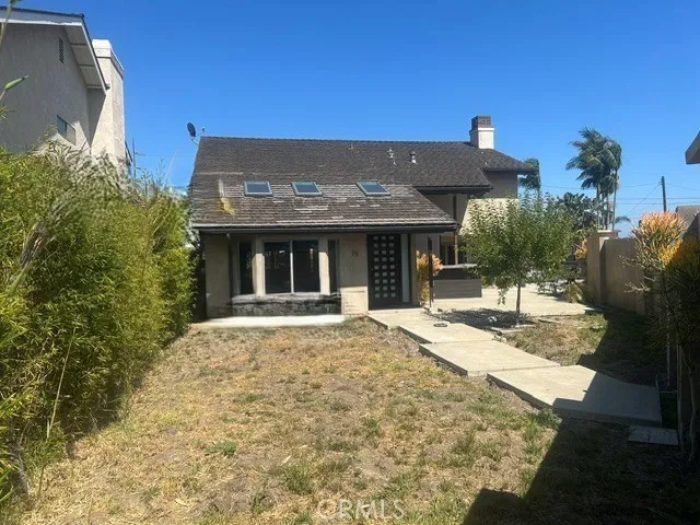 75 Adams Avenue, Huntington Beach, California 92648