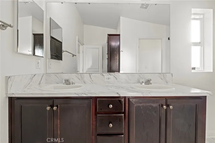 Dual Sink Primary Suite Bath