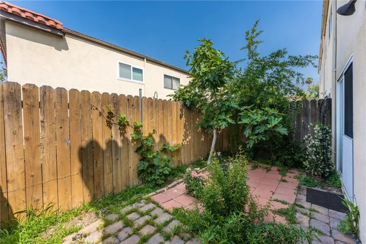 1423 1st, Duarte, California 91010