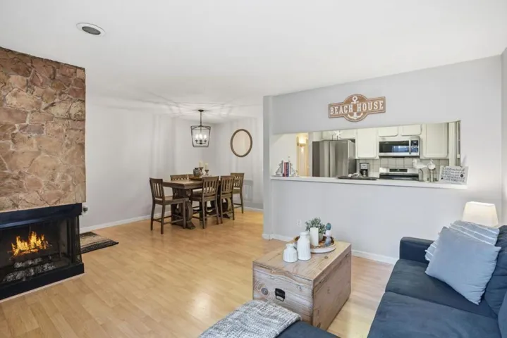 461 Dela Vina Avenue 103, Monterey, California 93940