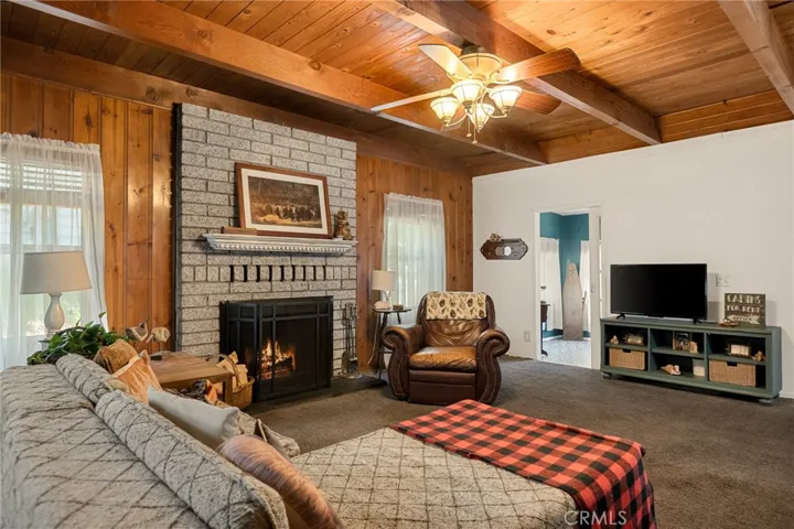 482 Zuger Court, Crestline, California 92325