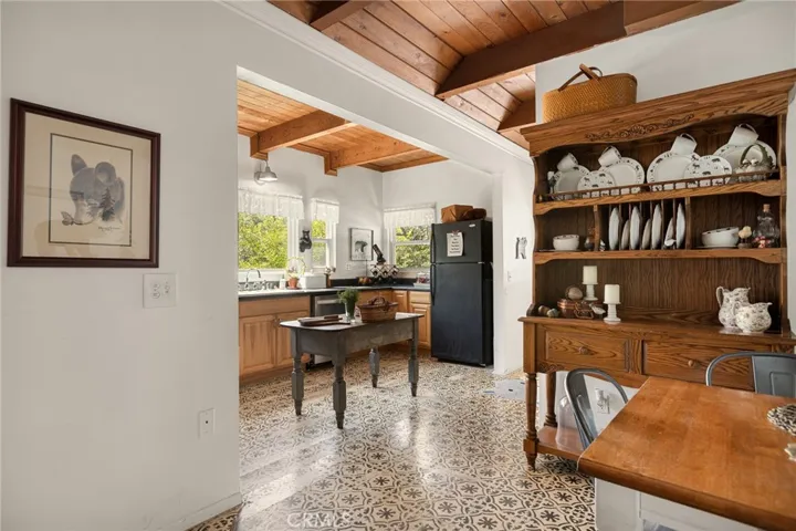 482 Zuger Court, Crestline, California 92325