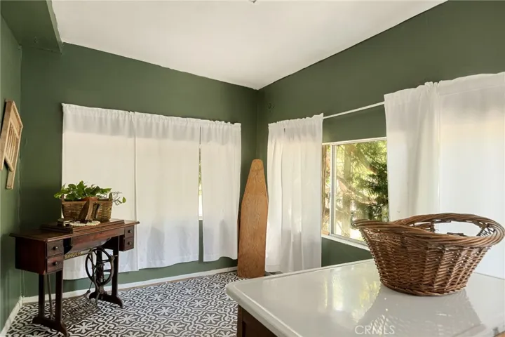 482 Zuger Court, Crestline, California 92325