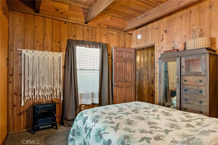 482 Zuger Court, Crestline, California 92325