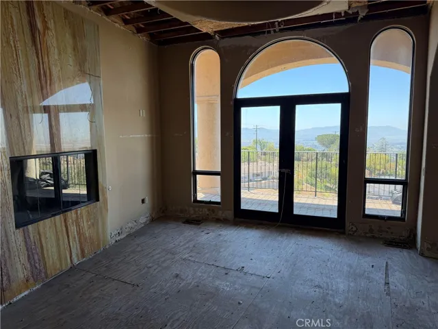 Dining room next to Kitchen