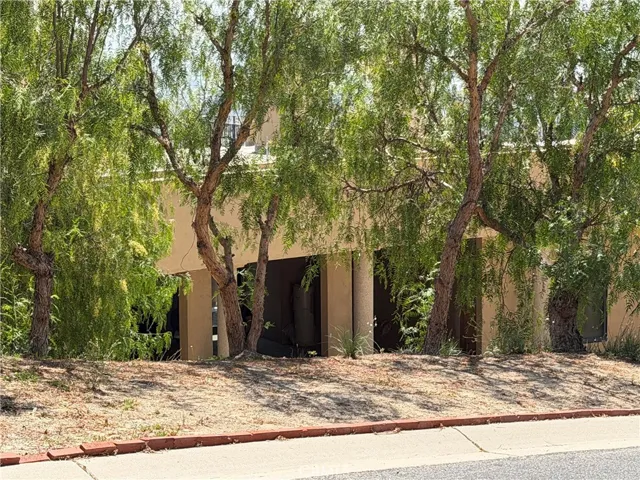 Large Garage View from Road