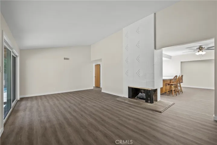 18644 Liggett Street, Northridge, California 91324