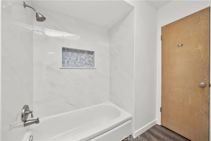 18644 Liggett Street, Northridge, California 91324