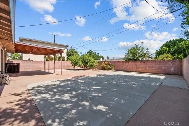 18644 Liggett Street, Northridge, California 91324