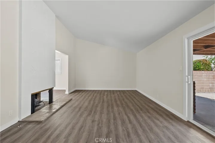 18644 Liggett Street, Northridge, California 91324