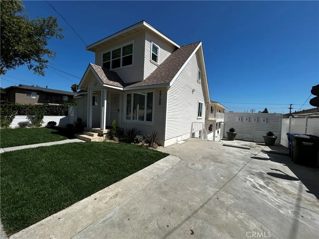 HOUSE AND LFRONT YARD