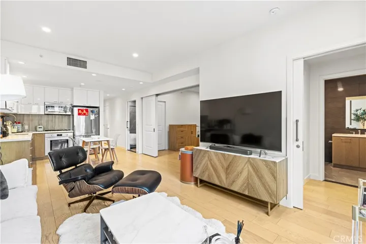 Living Room w/ grand view