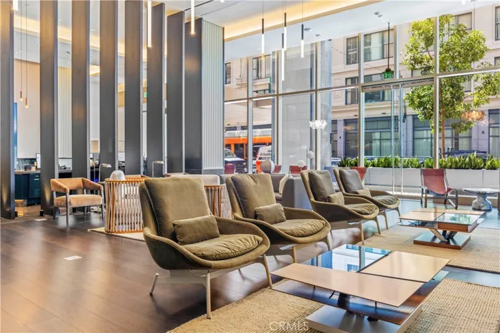 Lobby w/ more than 15 Seats