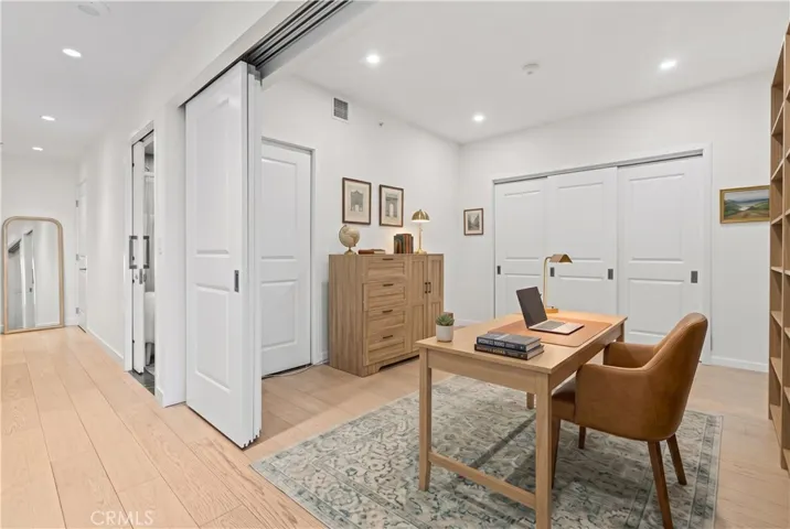 Den/Office w/ Virtual Stating Furniture