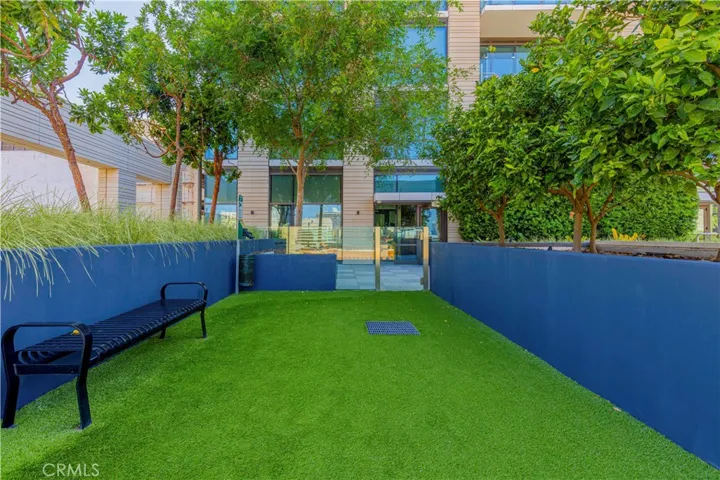 Rooftop Pet Retreat