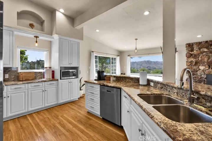 55183 Cooper Lane, Yucca Valley, California 92284
